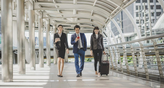 How to Maintain a Healthy Diet While Traveling for Work