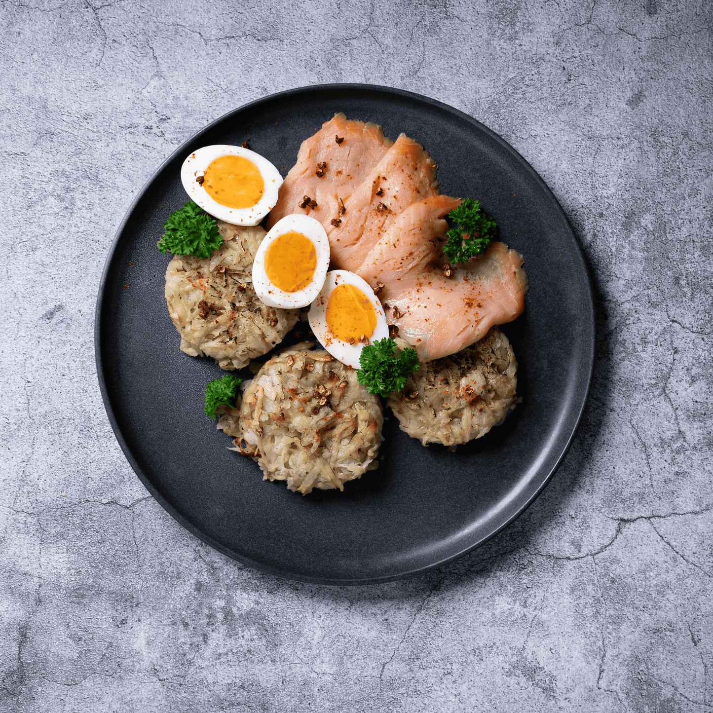 Swiss Rosti with smoked salmon & egg(B)